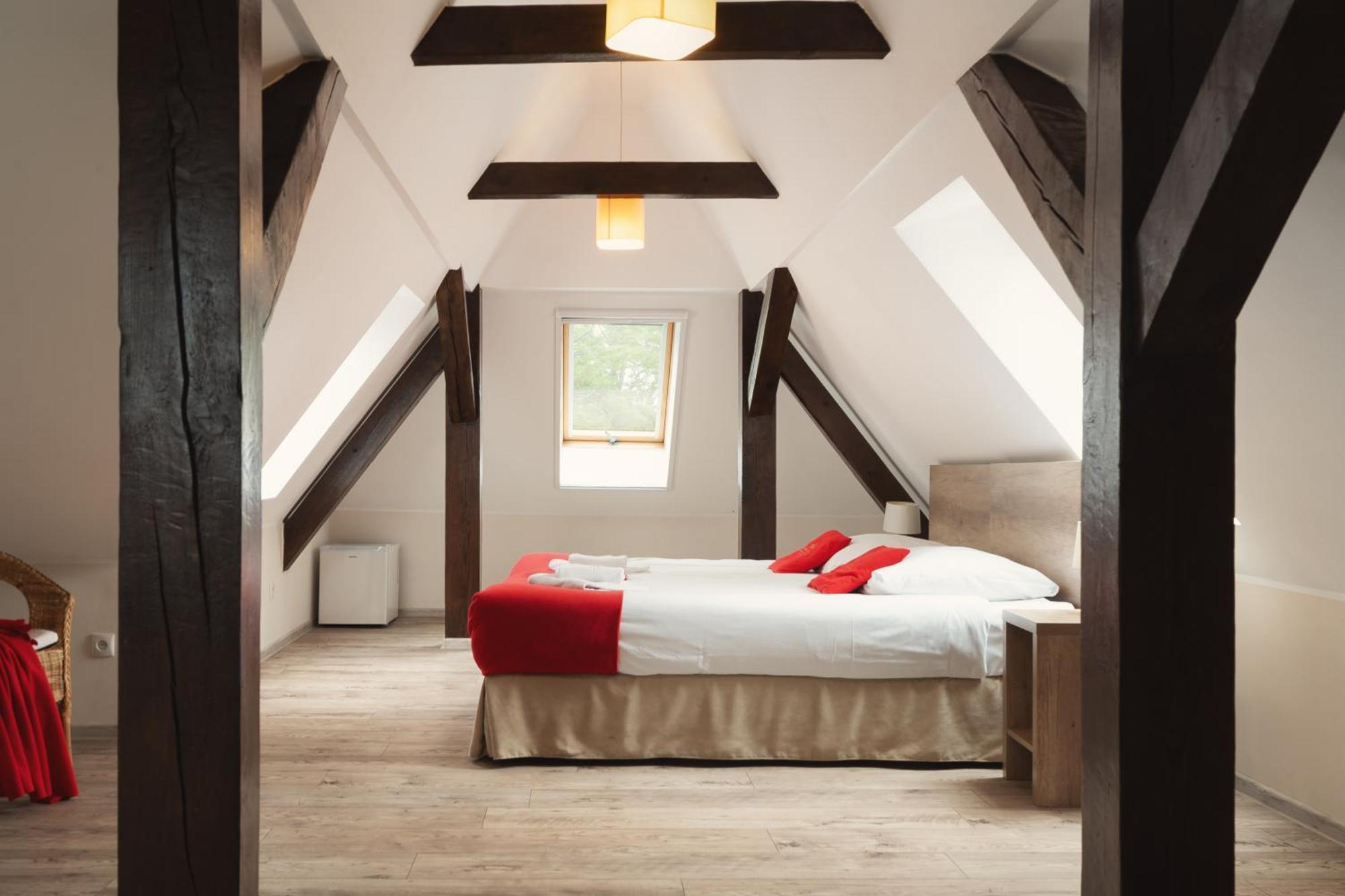 Hotel Stary Mlyn Strzeszyn Lubowo  Exterior foto