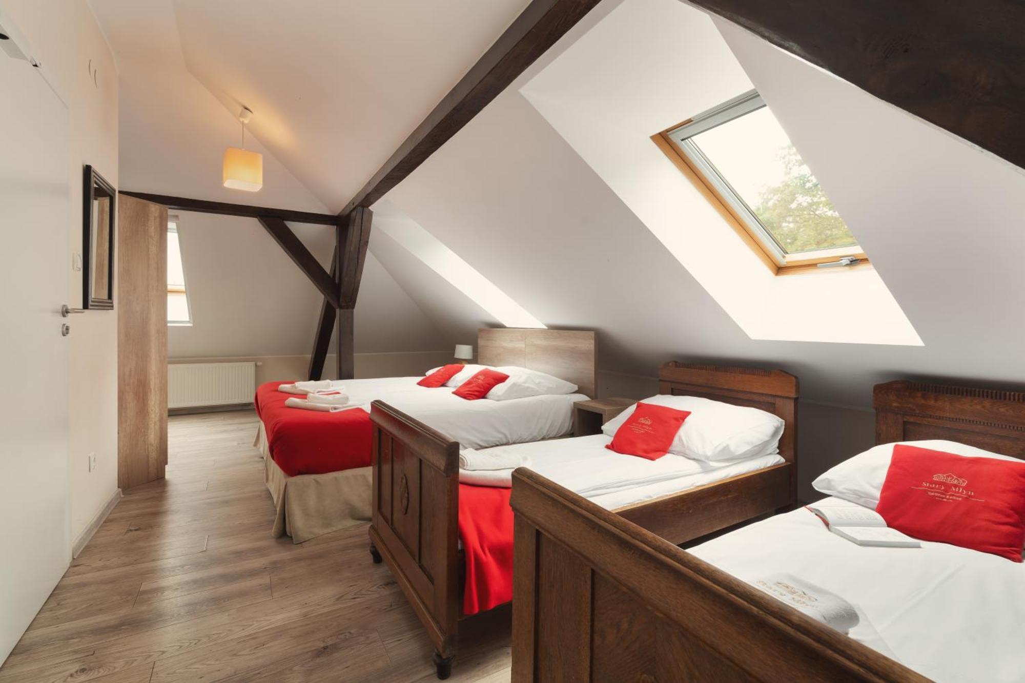 Hotel Stary Mlyn Strzeszyn Lubowo  Zimmer foto