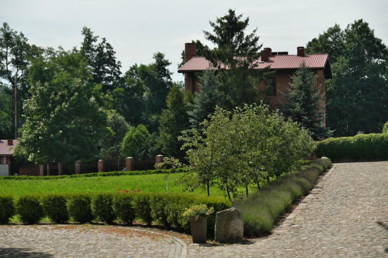 Hotel Stary Mlyn Strzeszyn Lubowo  Exterior foto